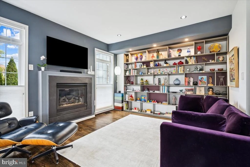 Photo of 2554 BEAR DEN ROAD