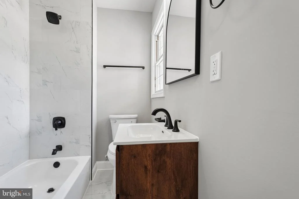 Photo of 527 FOREST VIEW ROAD