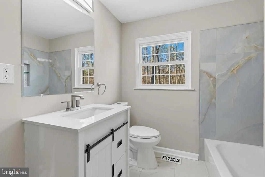 Photo of 221 OAK LANE