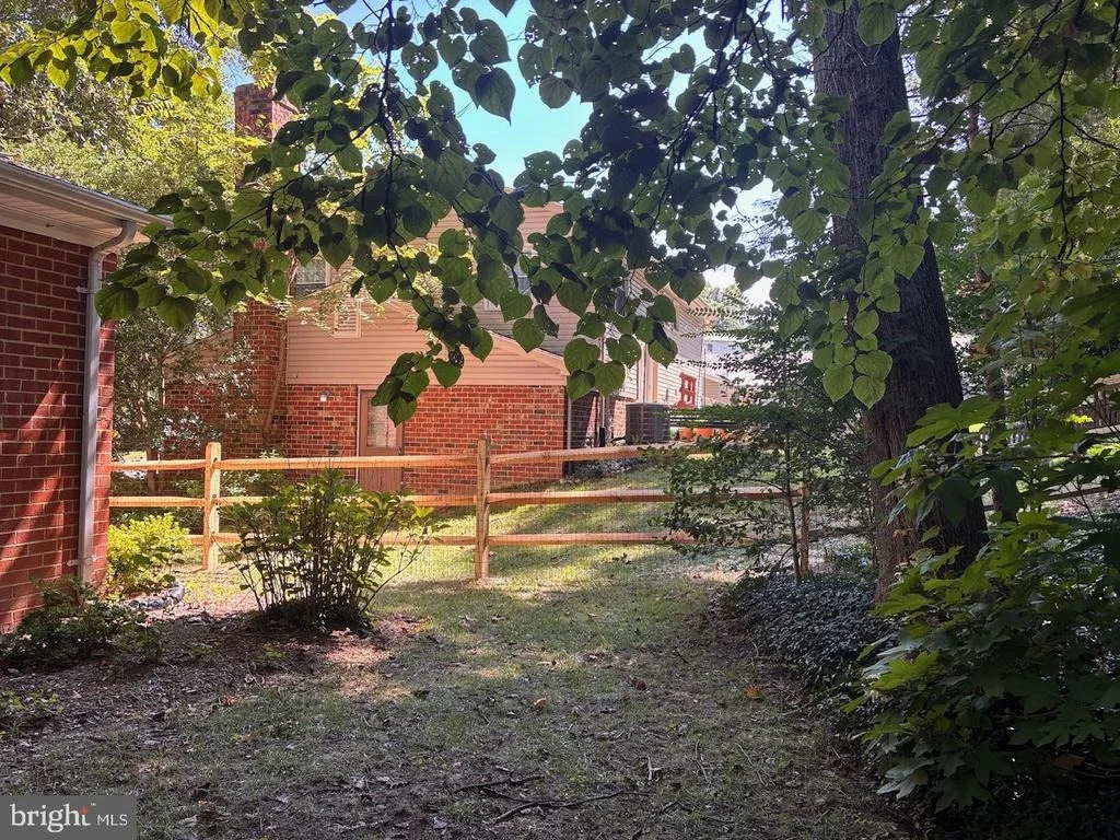 Photo of 6710 SYDENSTRICKER ROAD