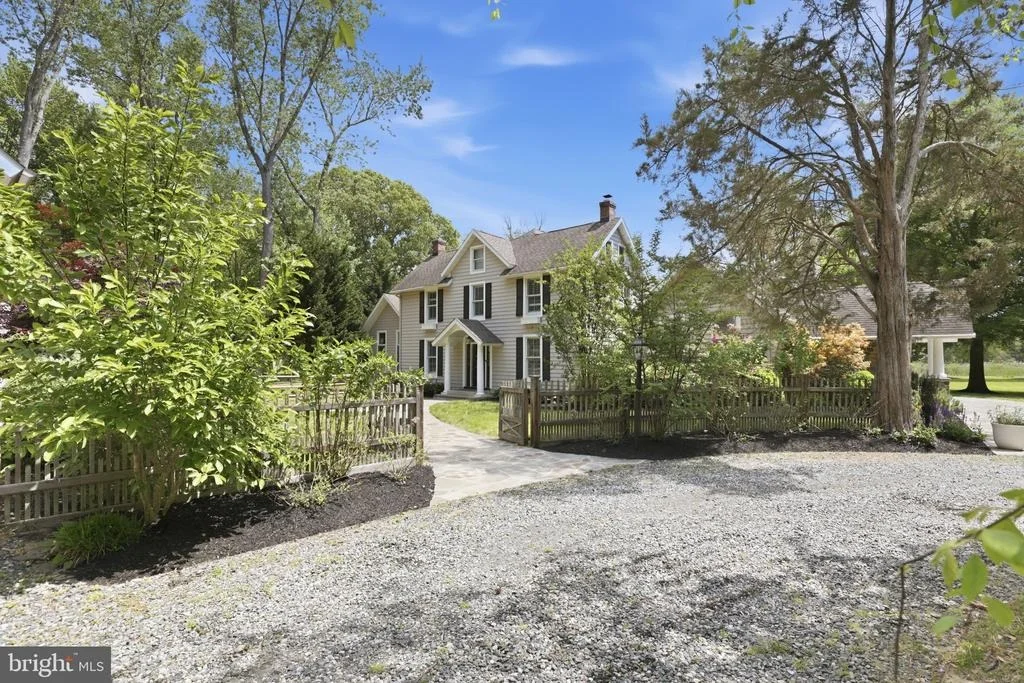 Photo of 5865 DEALE BEACH ROAD
