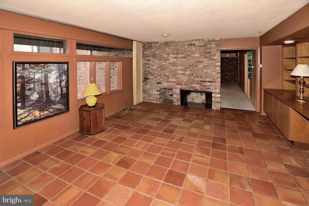 Photo of 4 BUTTONWOOD LANE