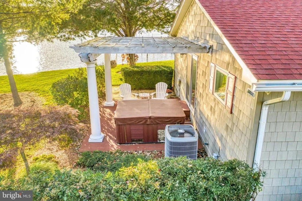 Photo of 16185 BRADBURN LANE