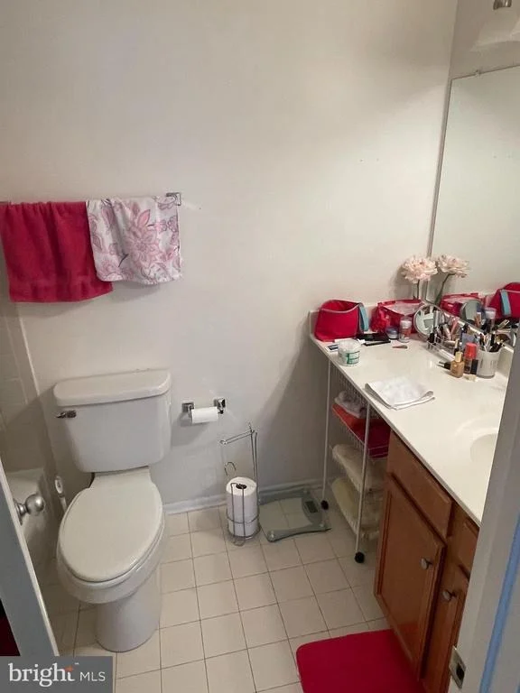 Photo of Unit D at 1707 ASCOT WAY