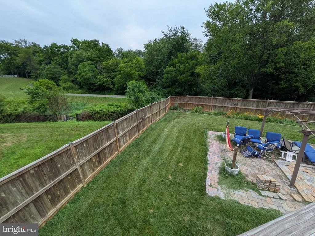 Photo of 823 WOODCREST LOOP