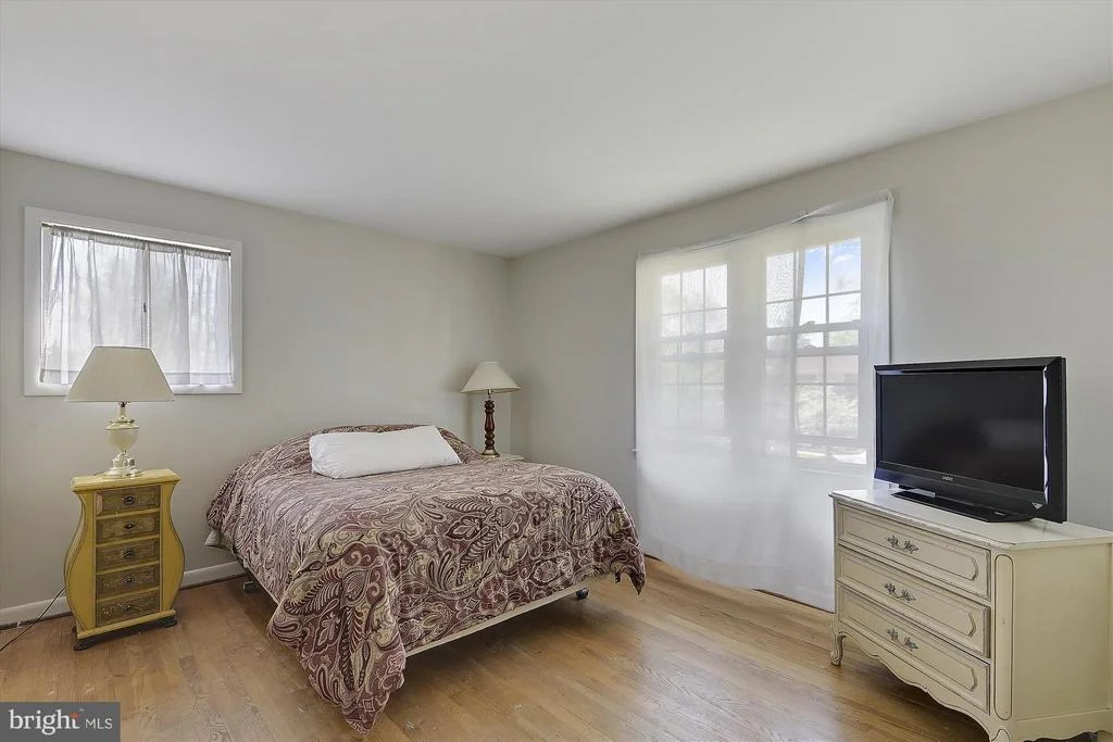 Photo of 8305 RAYMOND LANE