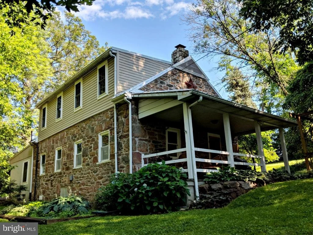 Photo of 1231 BRUCEVILLE ROAD