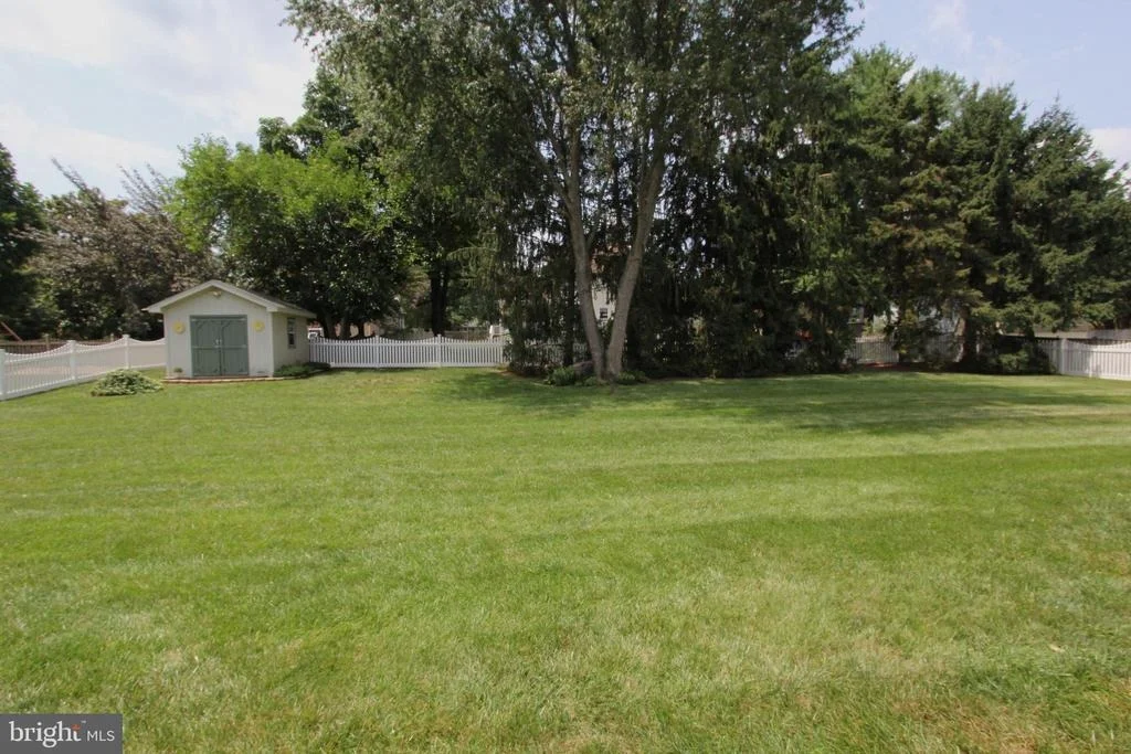 Photo of 6759 MEADOWSIDE DRIVE