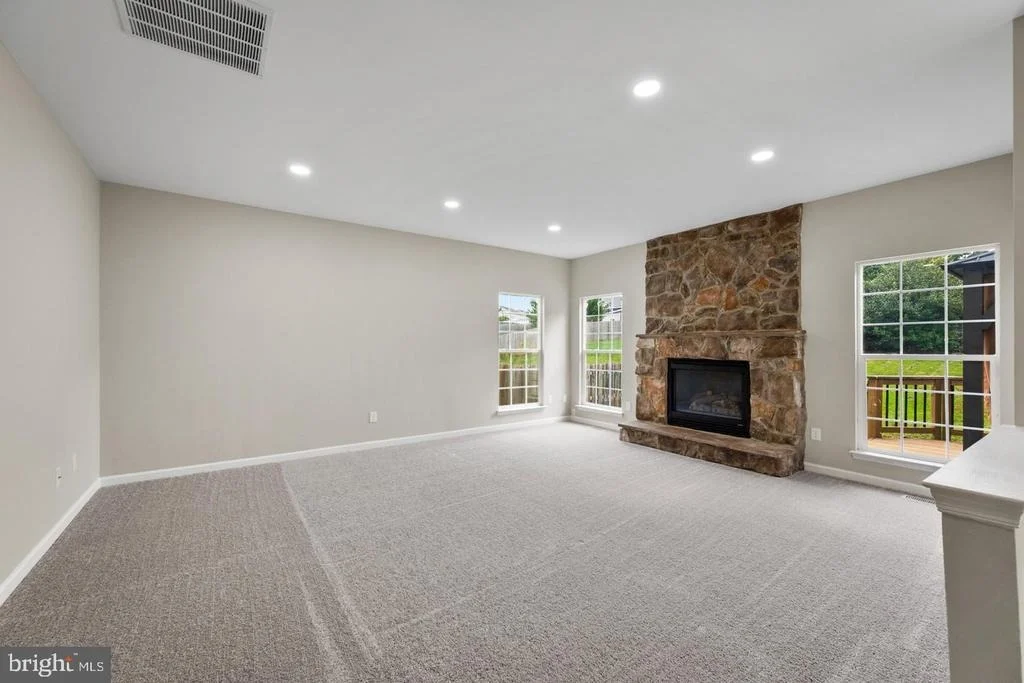 Photo of 927 FAIRWOOD DRIVE