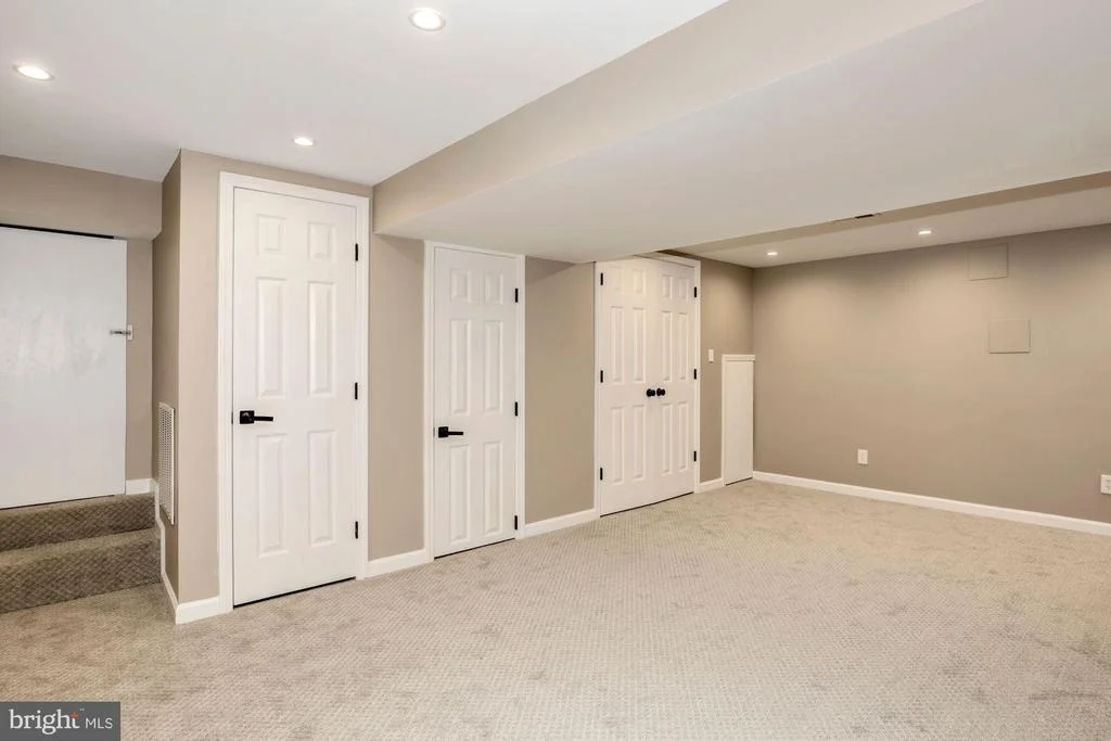 Photo of 6815 REYNARD DRIVE