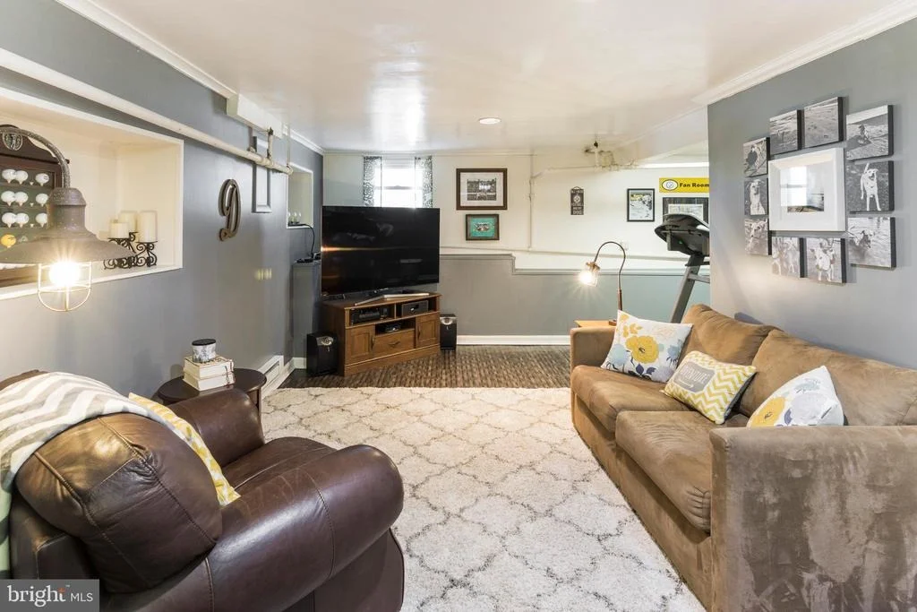 Photo of 618 ALDERSHOT ROAD