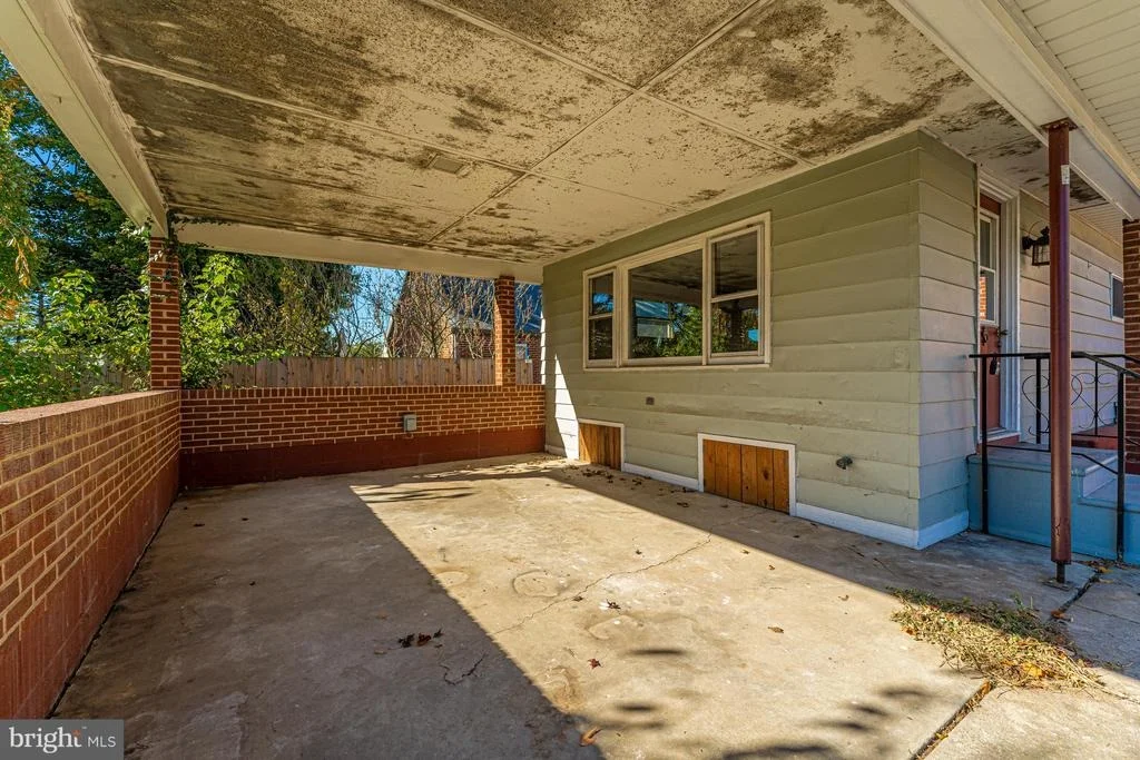 Photo of 406 LEE PLACE