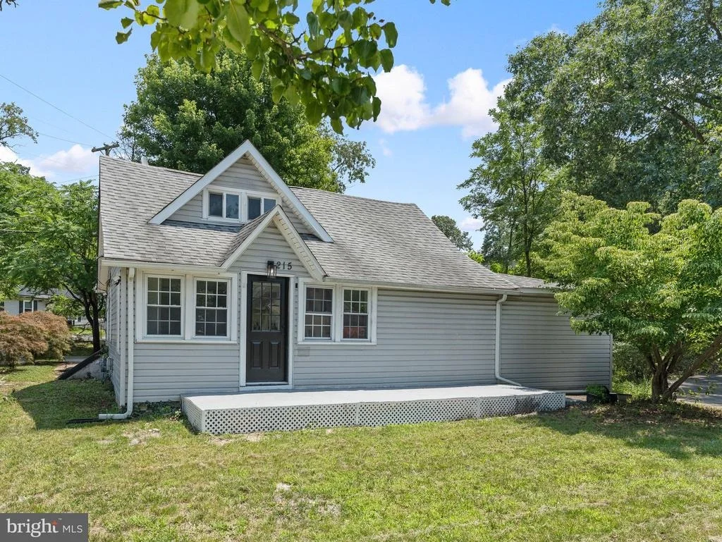 Photo of 215 ERIAL ROAD