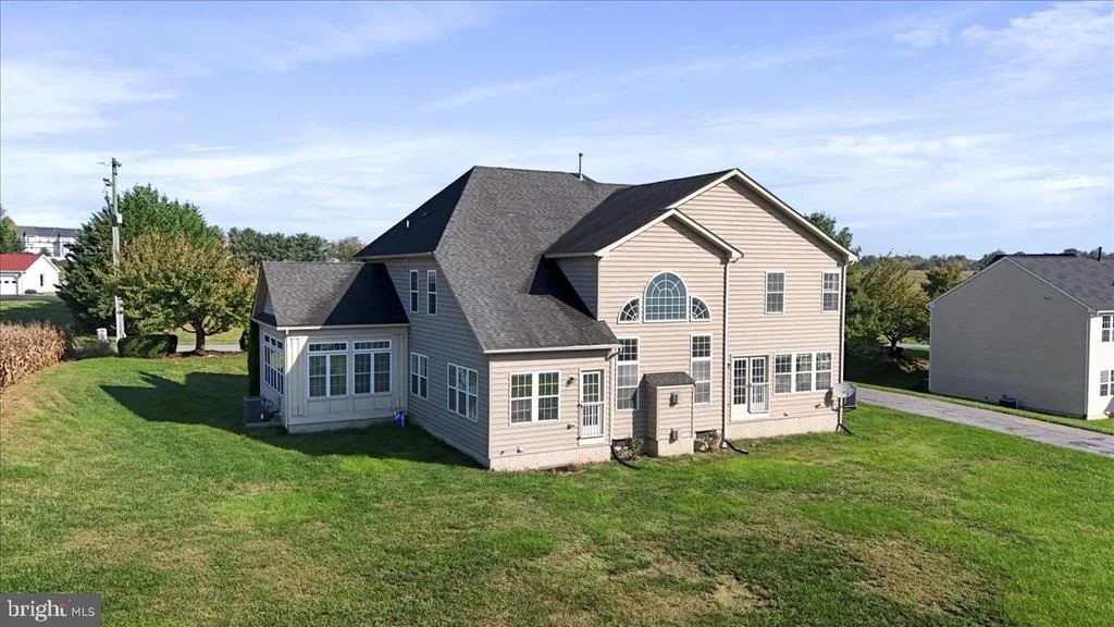 Photo of 10138 ROULETTE DRIVE