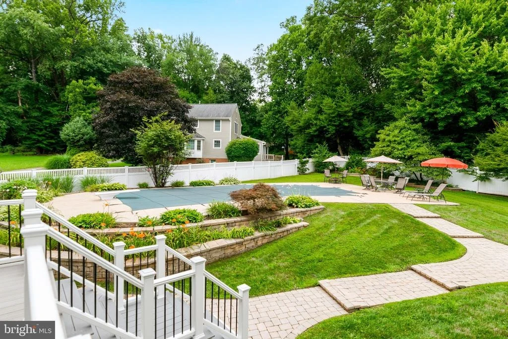 Photo of 9809 JOHN ROBERT WAY
