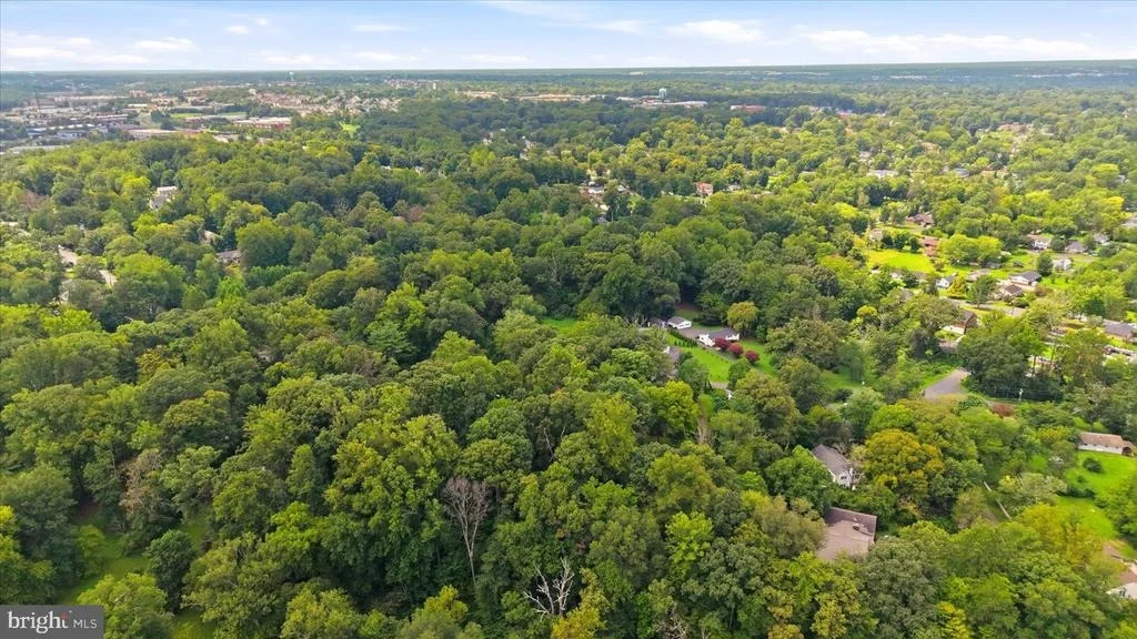 Photo of 7707 LAKE DRIVE