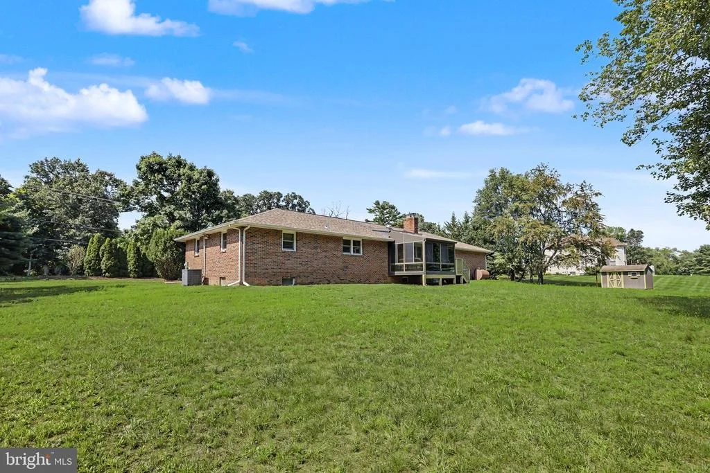 Photo of 2048 BUSTLETON ROAD