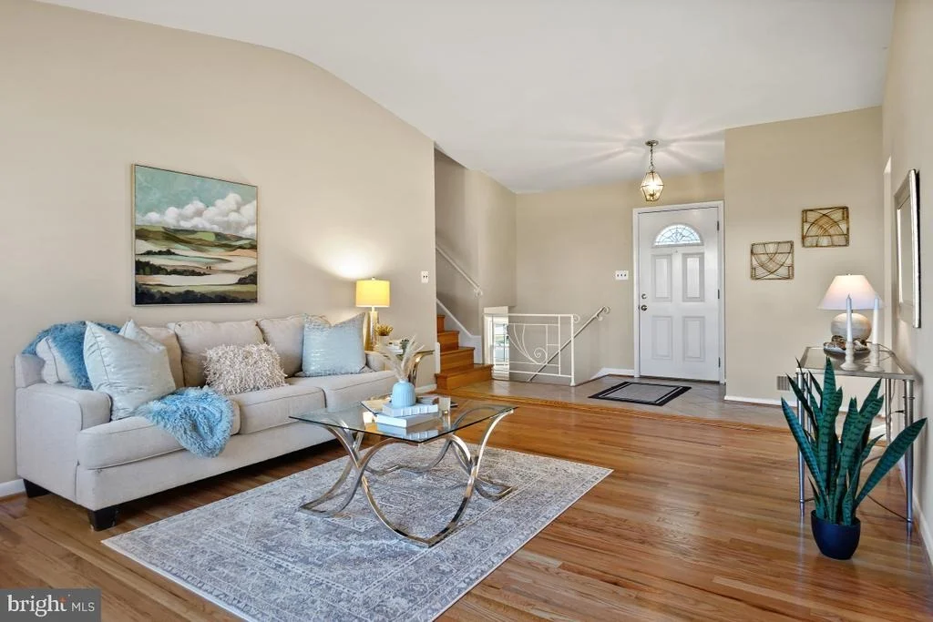 Photo of 13204 HATHAWAY DRIVE