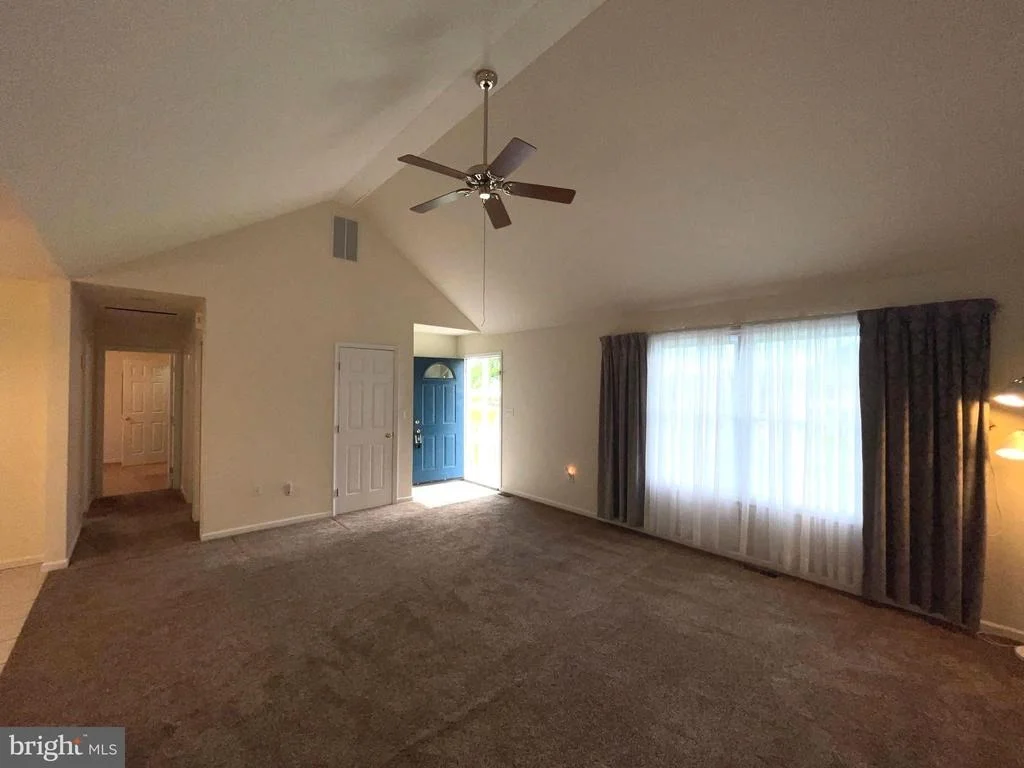 Photo of 28 CIRCLE DRIVE W