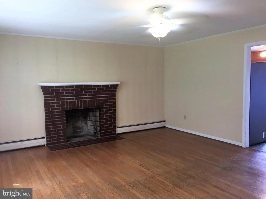 Photo of 8966 HAWBOTTOM ROAD