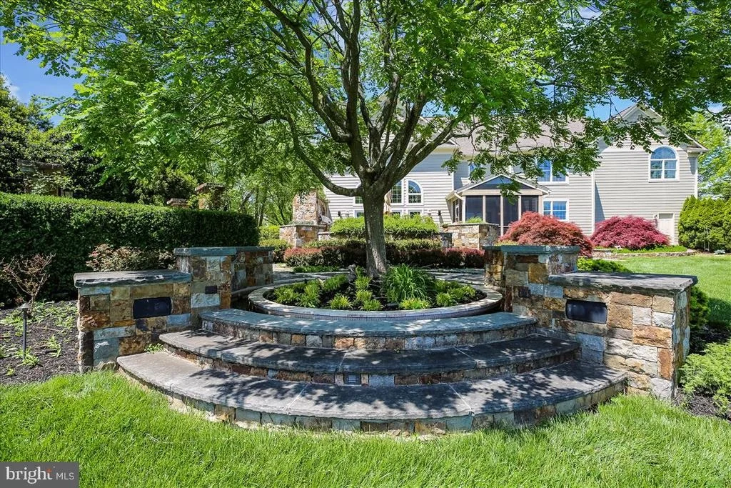 Photo of 21129 GOLF ESTATES DRIVE