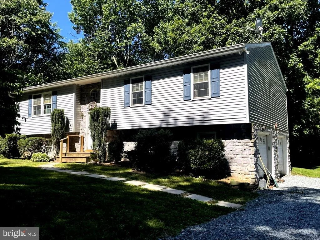 Photo of 33 HIGHVIEW DRIVE
