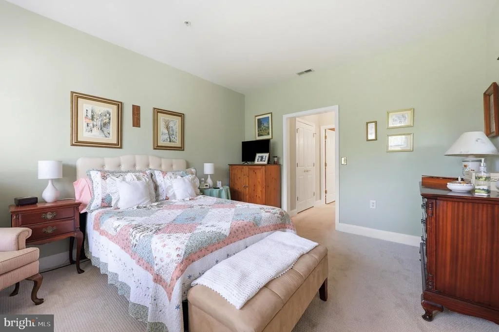 Photo of Unit 304 at 2500 WATERSIDE DRIVE
