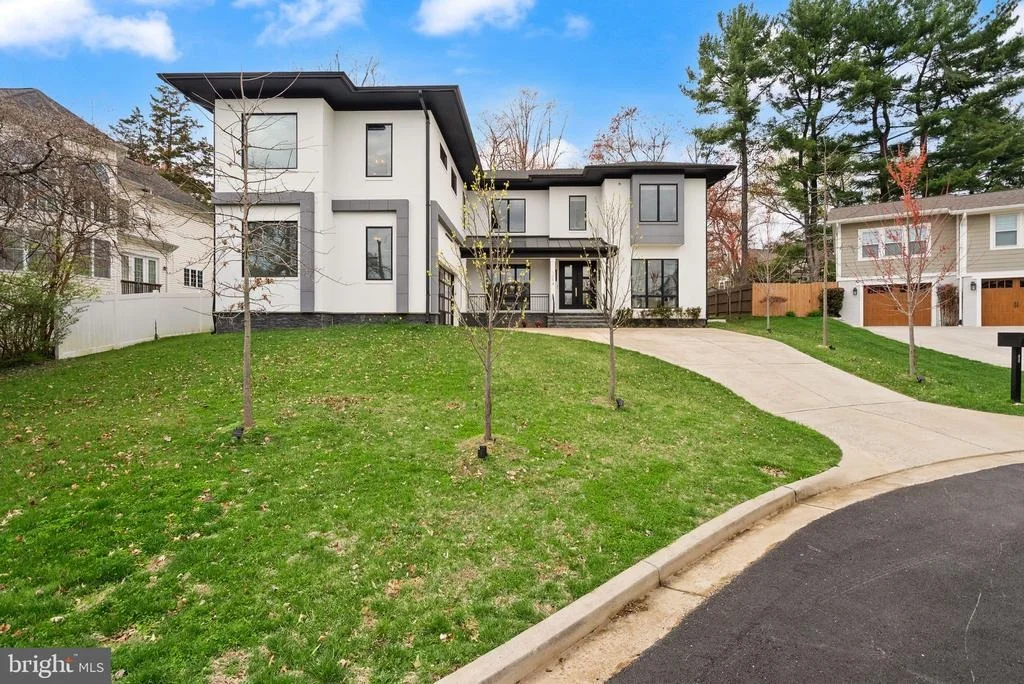 Photo of 1054 KINGLET COURT