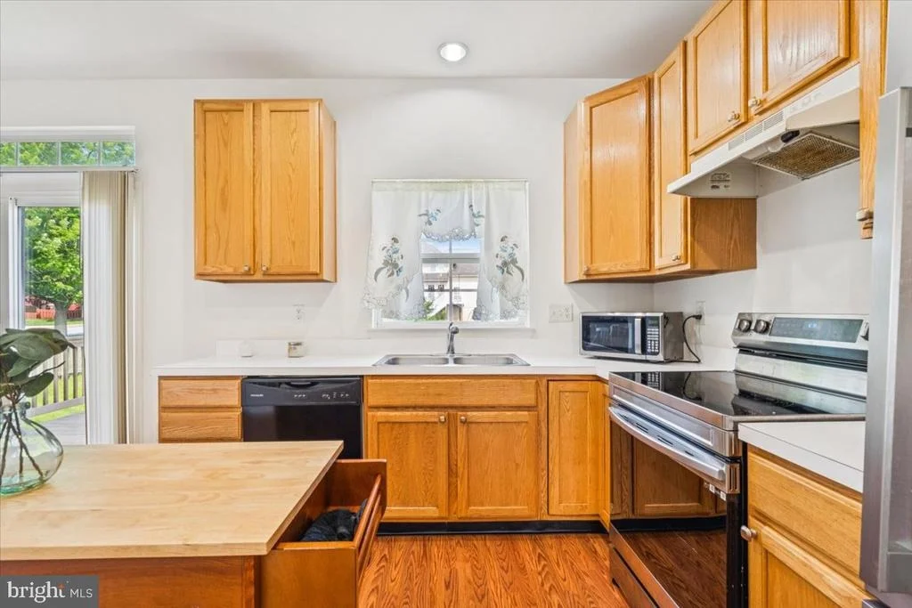 Photo of 5180 BOSCOMBE COURT
