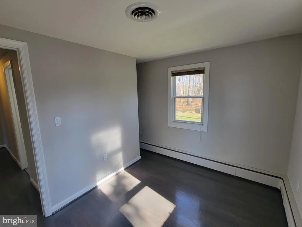 Photo of 18909 MUNCASTER ROAD