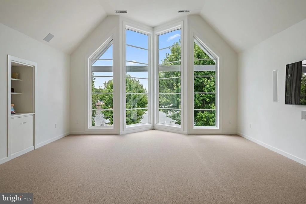 Photo of 8 SPA VIEW CIRCLE