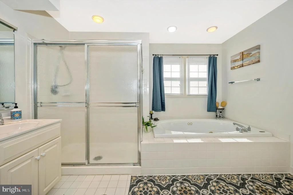 Photo of 841 DUNBROOKE COURT