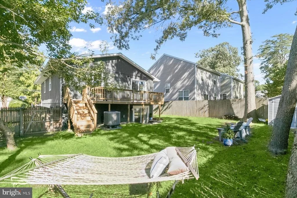 Photo of 579 WEST DRIVE