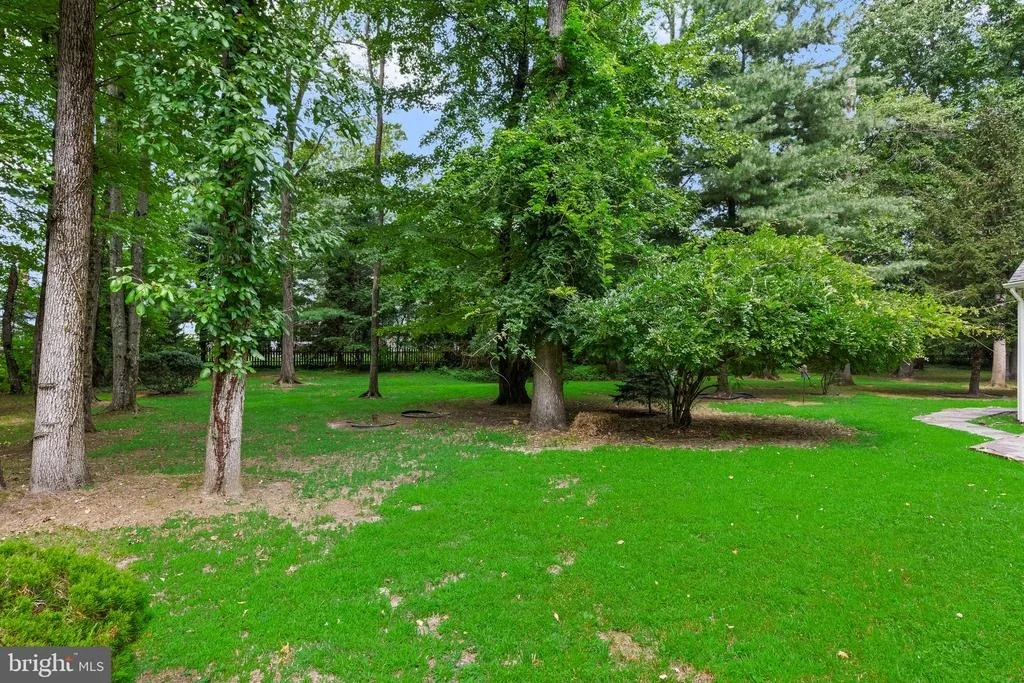 Photo of 1226 KAY DRIVE W