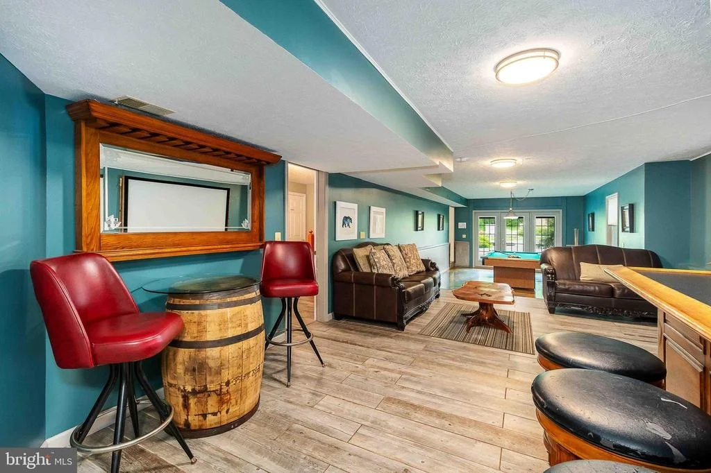Photo of 305 LAKE POINTE DRIVE