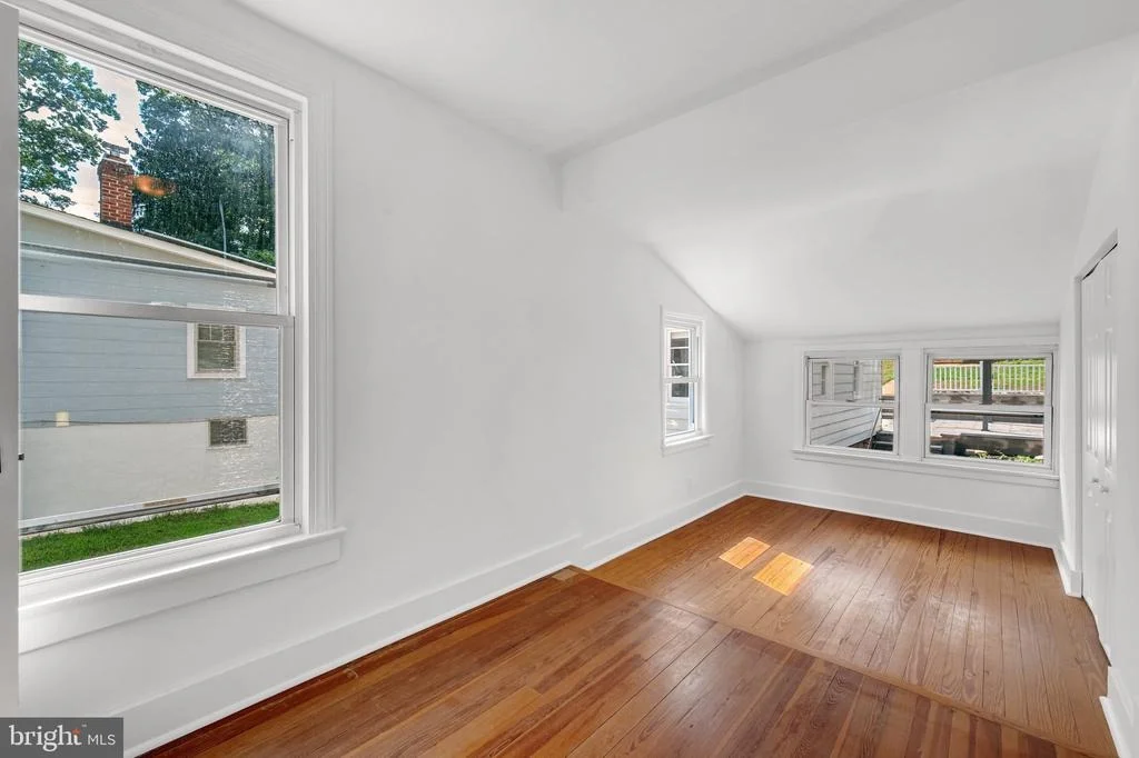 Photo of 710 SILVER SPRING AVENUE