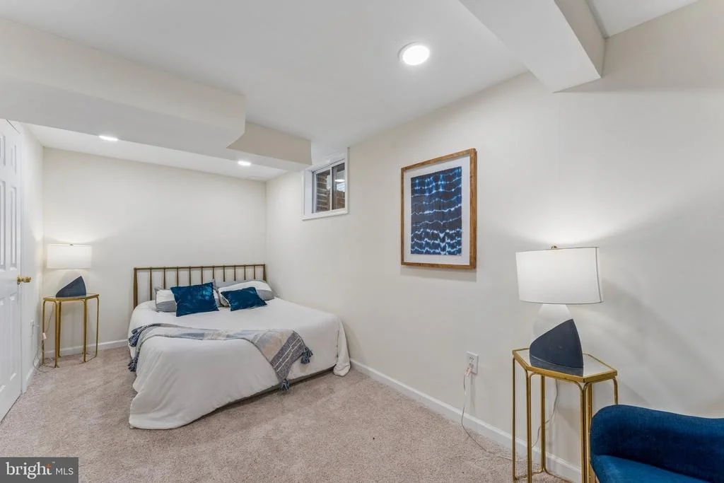 Photo of 812 FOREST GLEN ROAD
