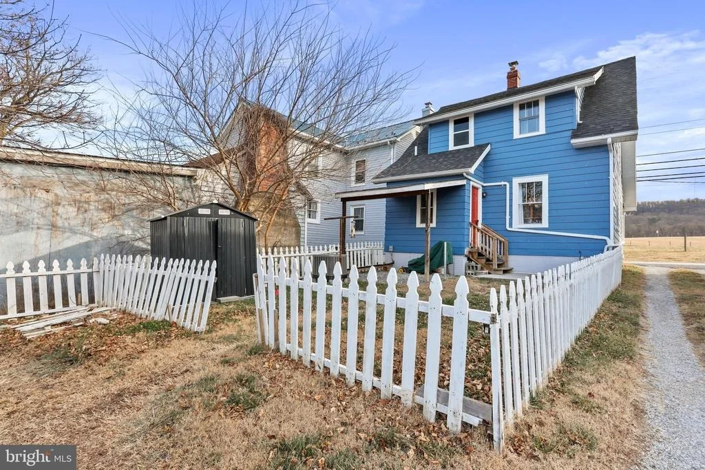 Photo of 8118 MAPLEVILLE ROAD