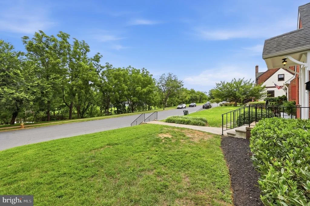 Photo of 412 CARROLL PARKWAY