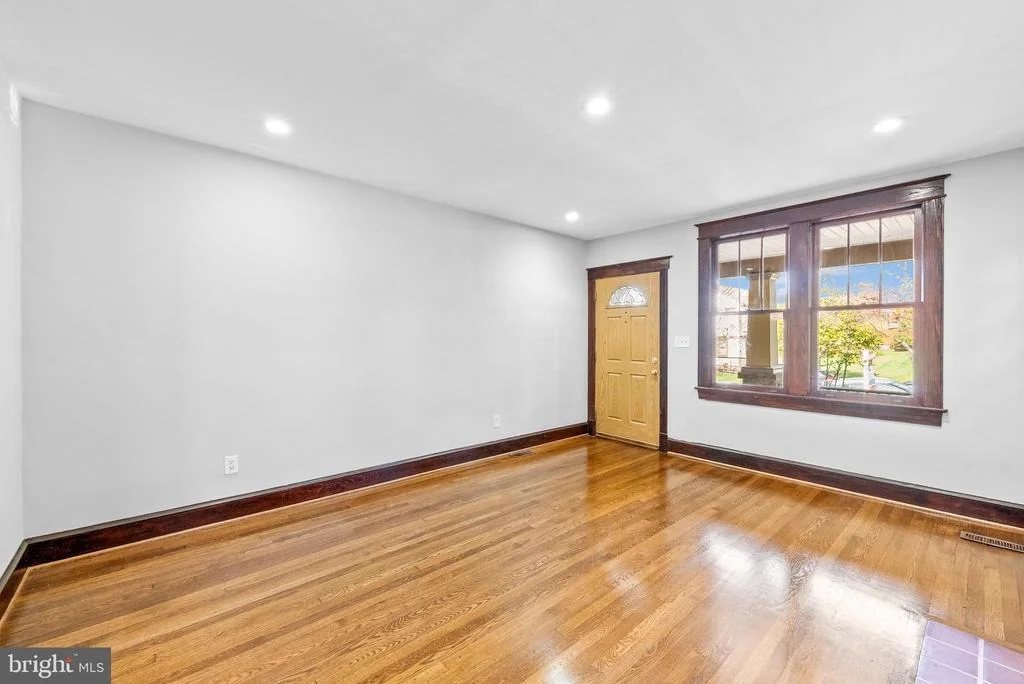 Photo of 232 TUCKERMAN STREET NW