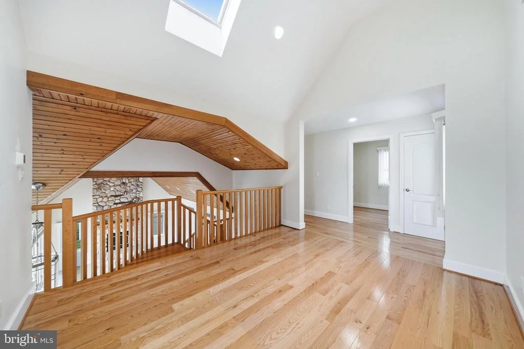 Photo of 160 CLIFFVIEW DRIVE