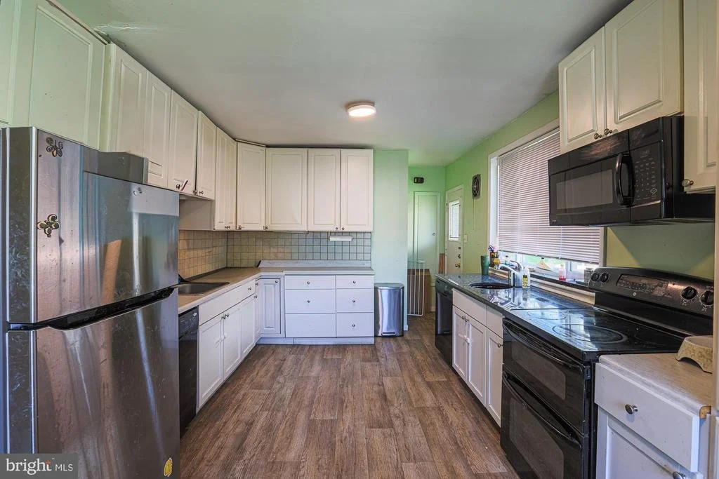 Photo of 6206 WINNER AVENUE