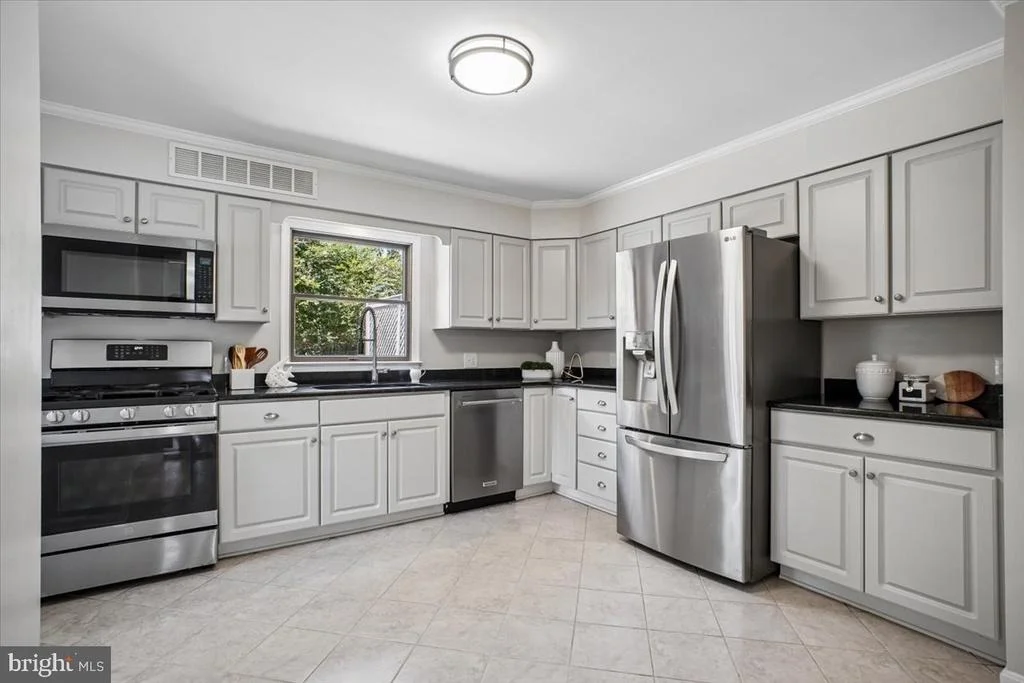 Photo of 6016 WILLIAMSBURG ROAD