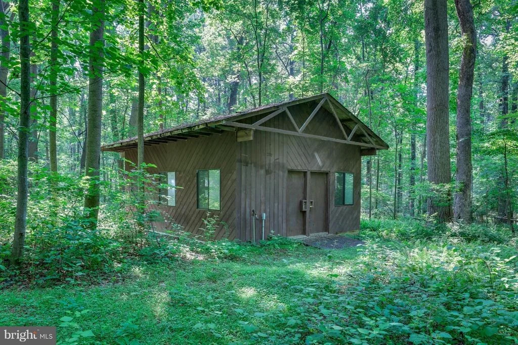 Photo of 4852 TEN OAKS ROAD