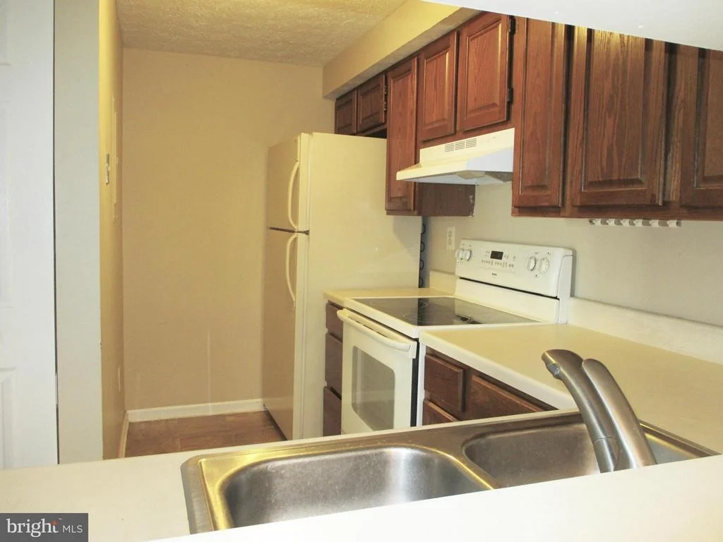 Photo of Unit G at 810 STRATFORD WAY