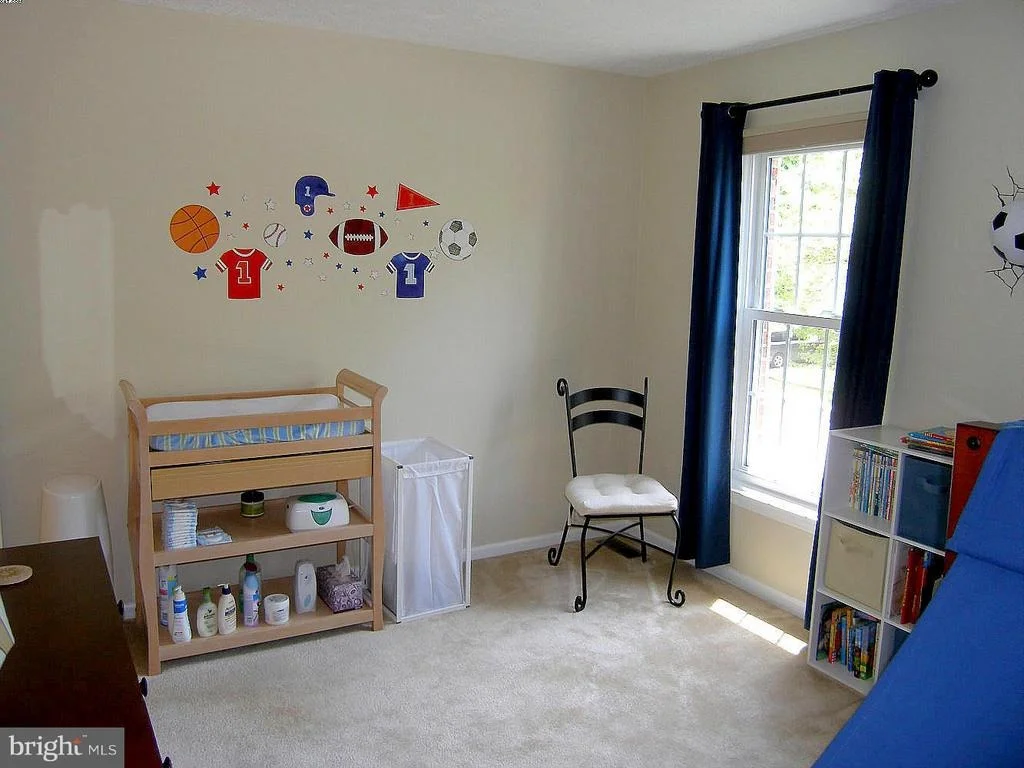 Photo of 127 BOOKHAM LANE