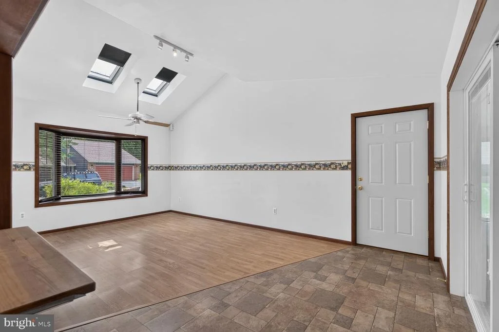 Photo of 323 AVONDALE DRIVE