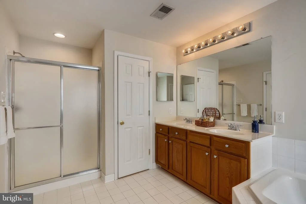 Photo of 9610 MASON LANE