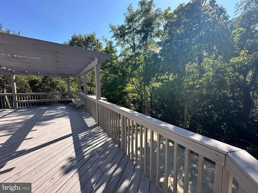 Photo of 2016 RIVERMONT DRIVE