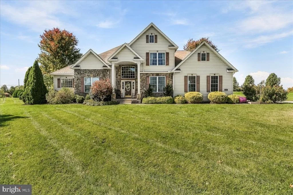 Photo of 24 TYOAKA DRIVE